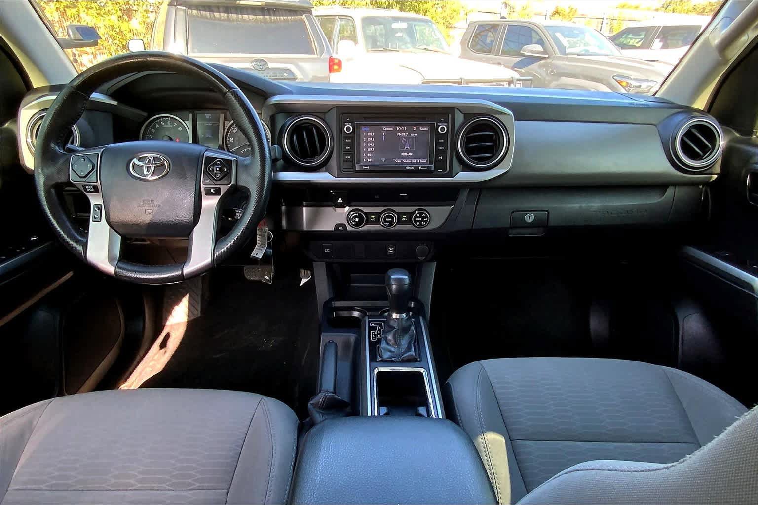 Used 2017 Toyota Tacoma SR5 w/ Tow Package RWD image 15