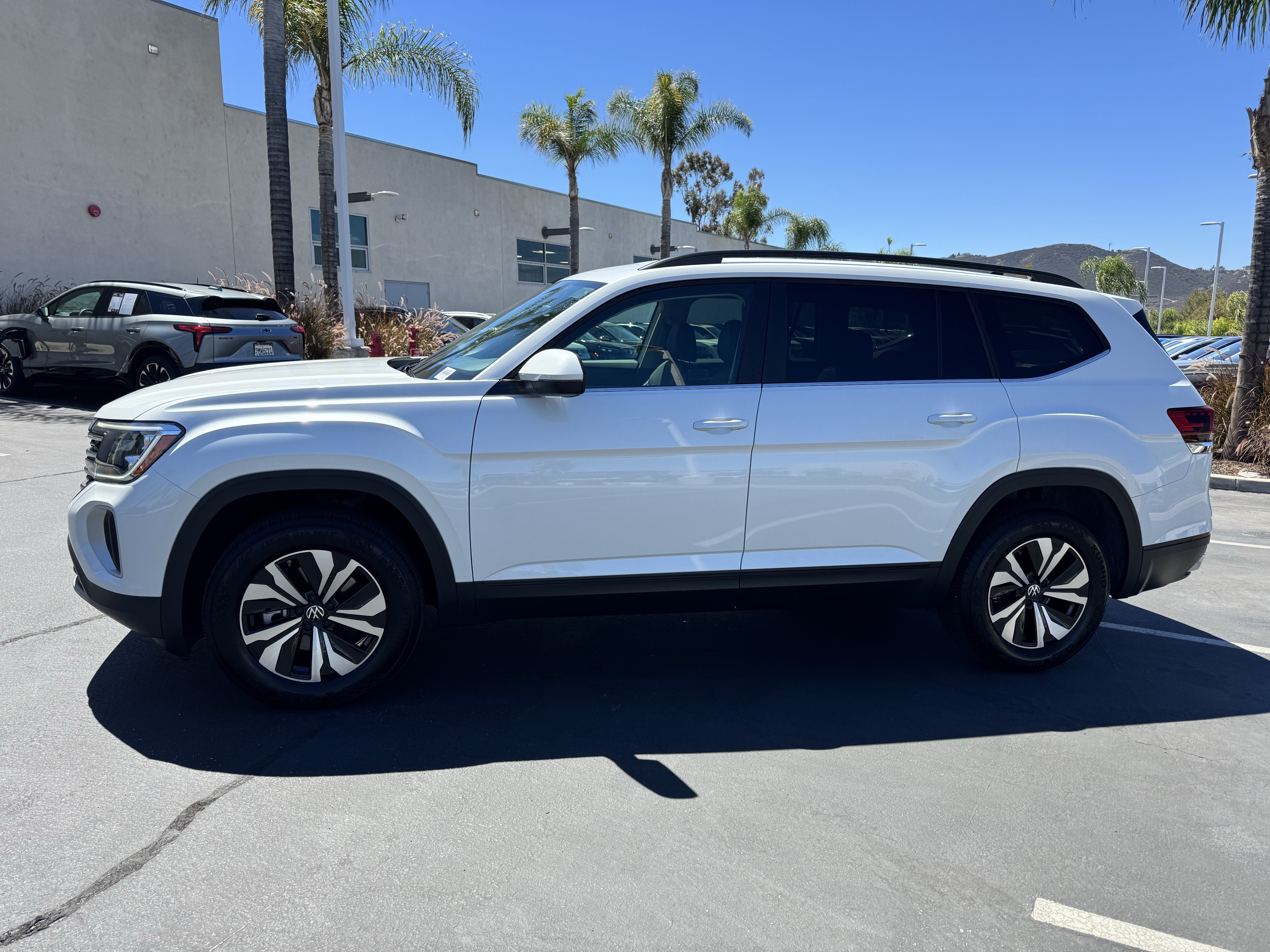 Used 2026 Volkswagen Atlas SE FWD image 6