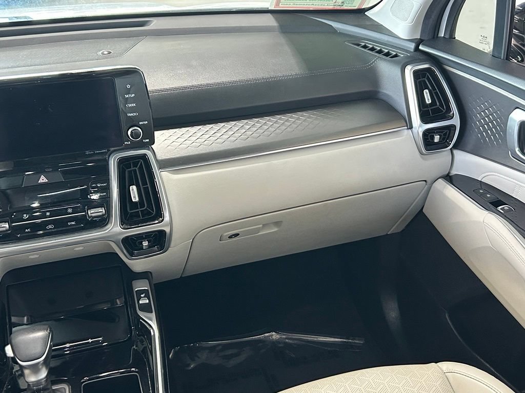 Used 2023 Kia Sorento SX FWD image 11