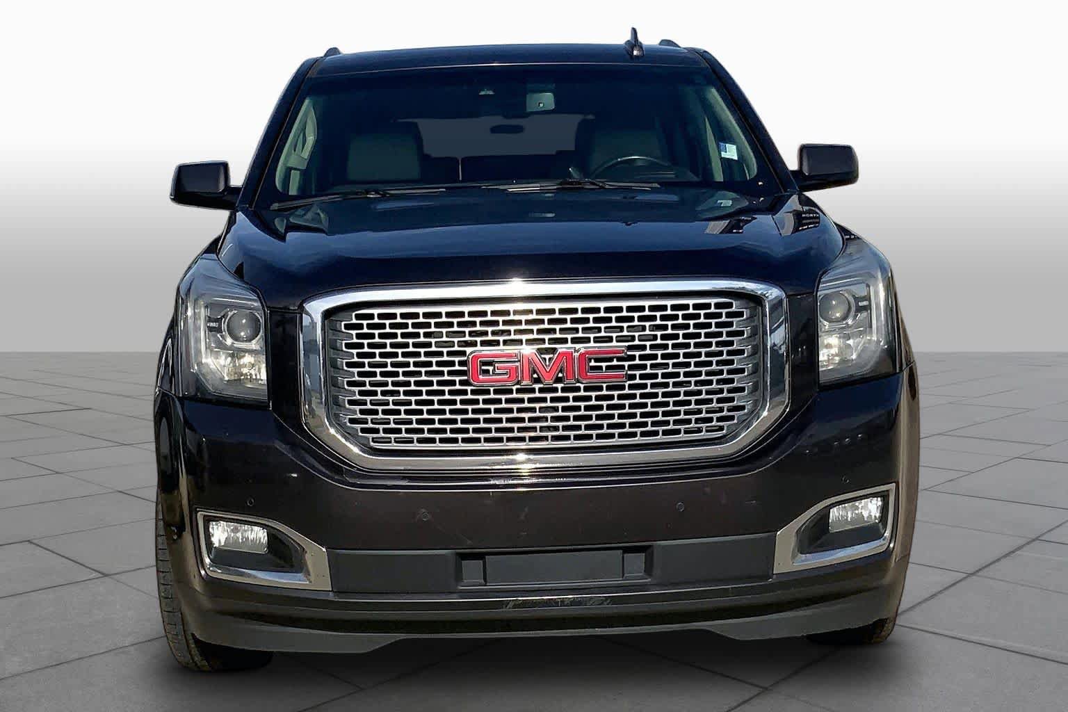 Used 2017 GMC Yukon Denali AWD/4WD image 4