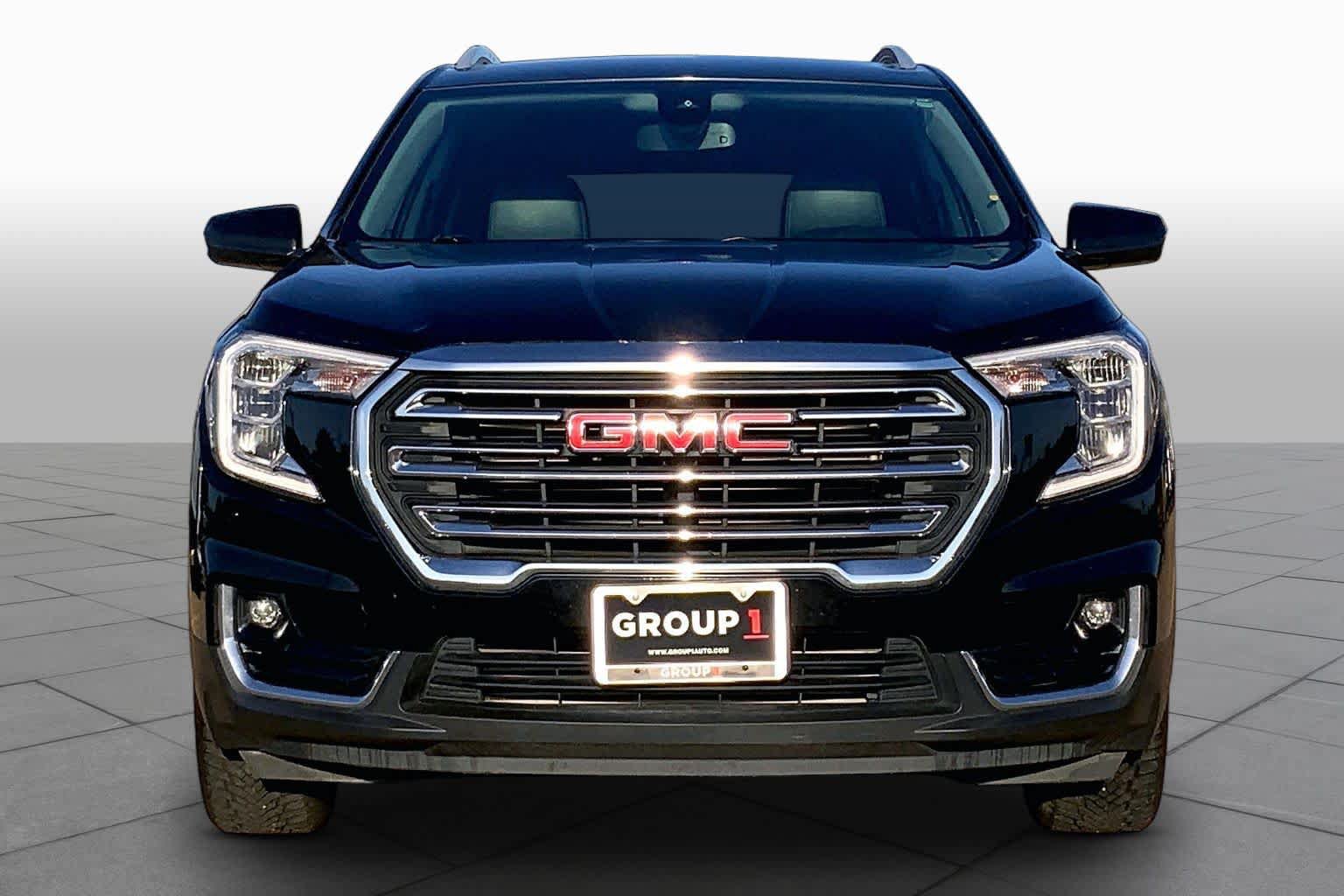 Used 2024 GMC Terrain SLT AWD/4WD image 4