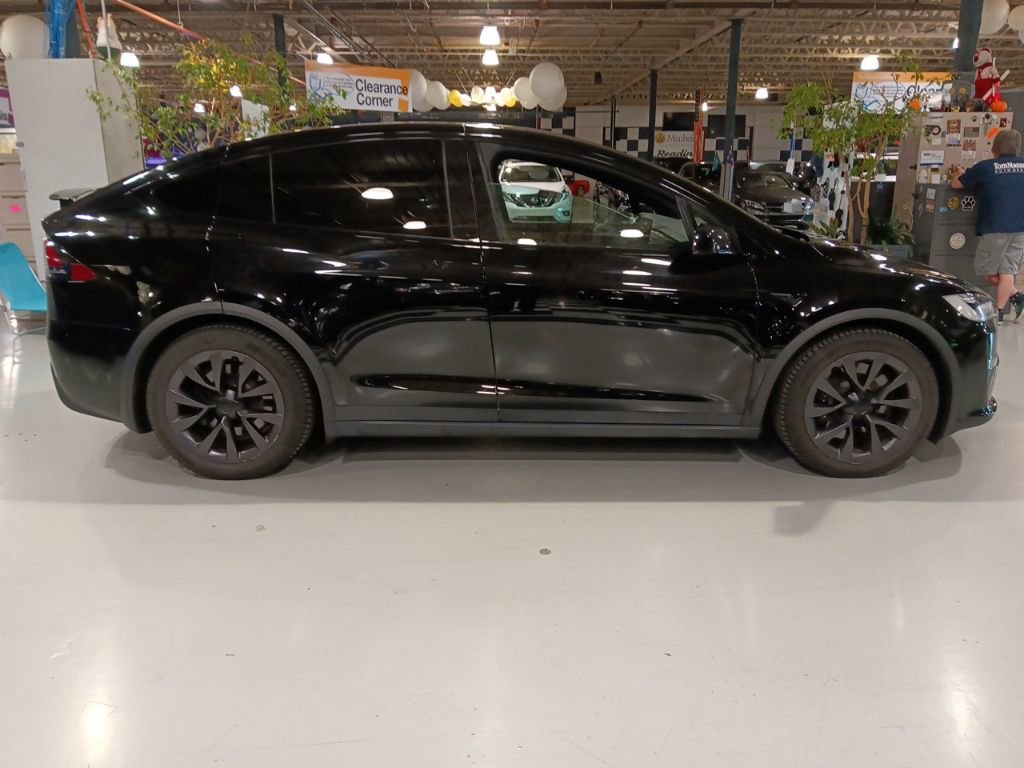 Used 2022 Tesla Model X Plaid image 5