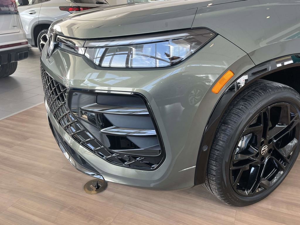 New 2026 Volkswagen Tiguan SE R-Line image 7