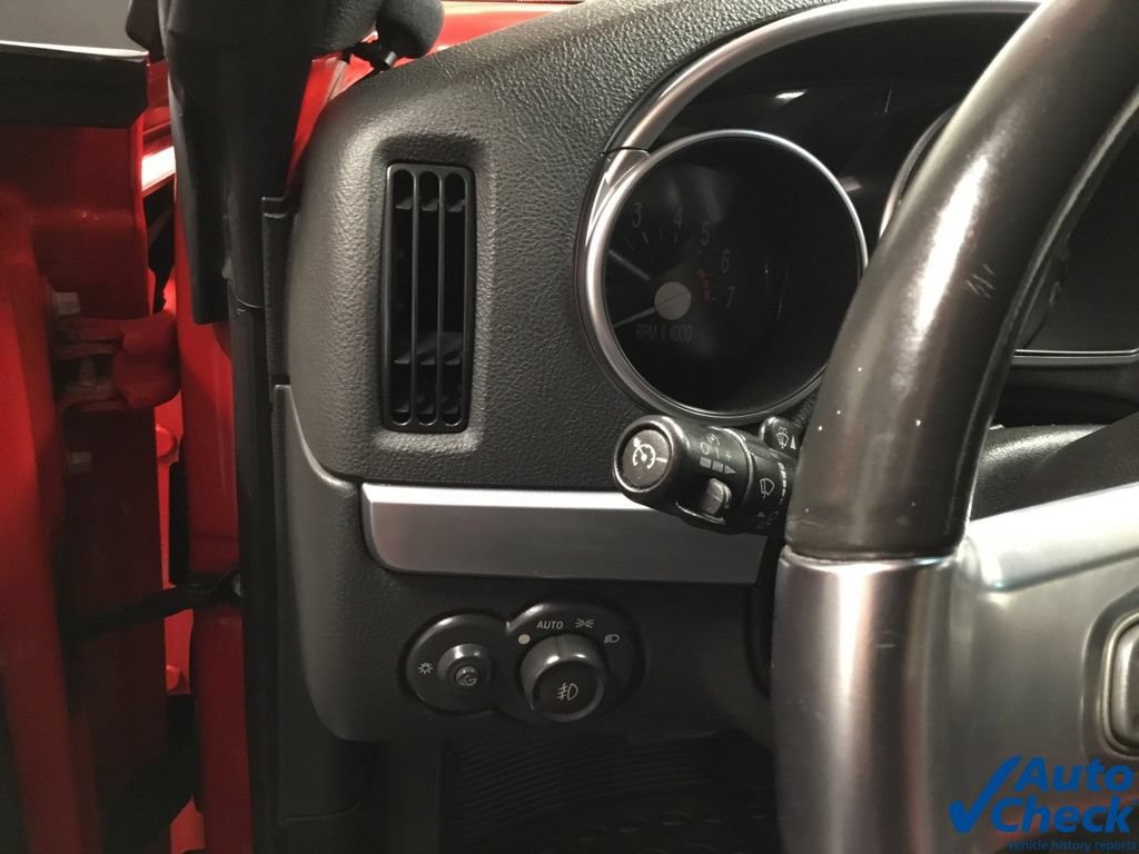 Used 2005 Chevrolet SSR w/ Preferred Equipment Group RWD image 29