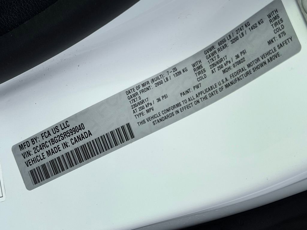 Used 2025 Chrysler Pacifica Select image 35