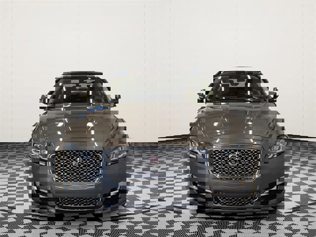 Used 2018 Jaguar XJ L Portfolio image 3