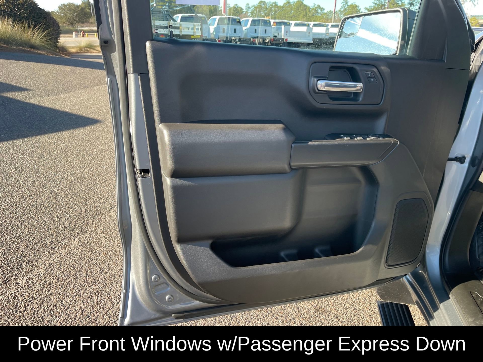 Used 2023 Chevrolet Silverado 1500 Custom image 11