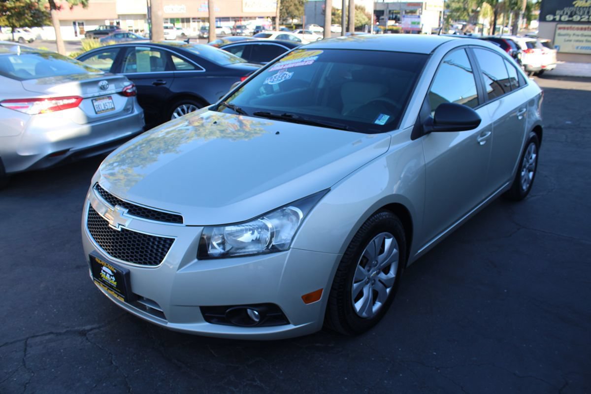 Used 2014 Chevrolet Cruze LS FWD image 4