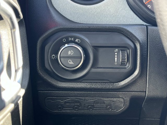 Used 2024 Jeep Gladiator Sport AWD/4WD image 29