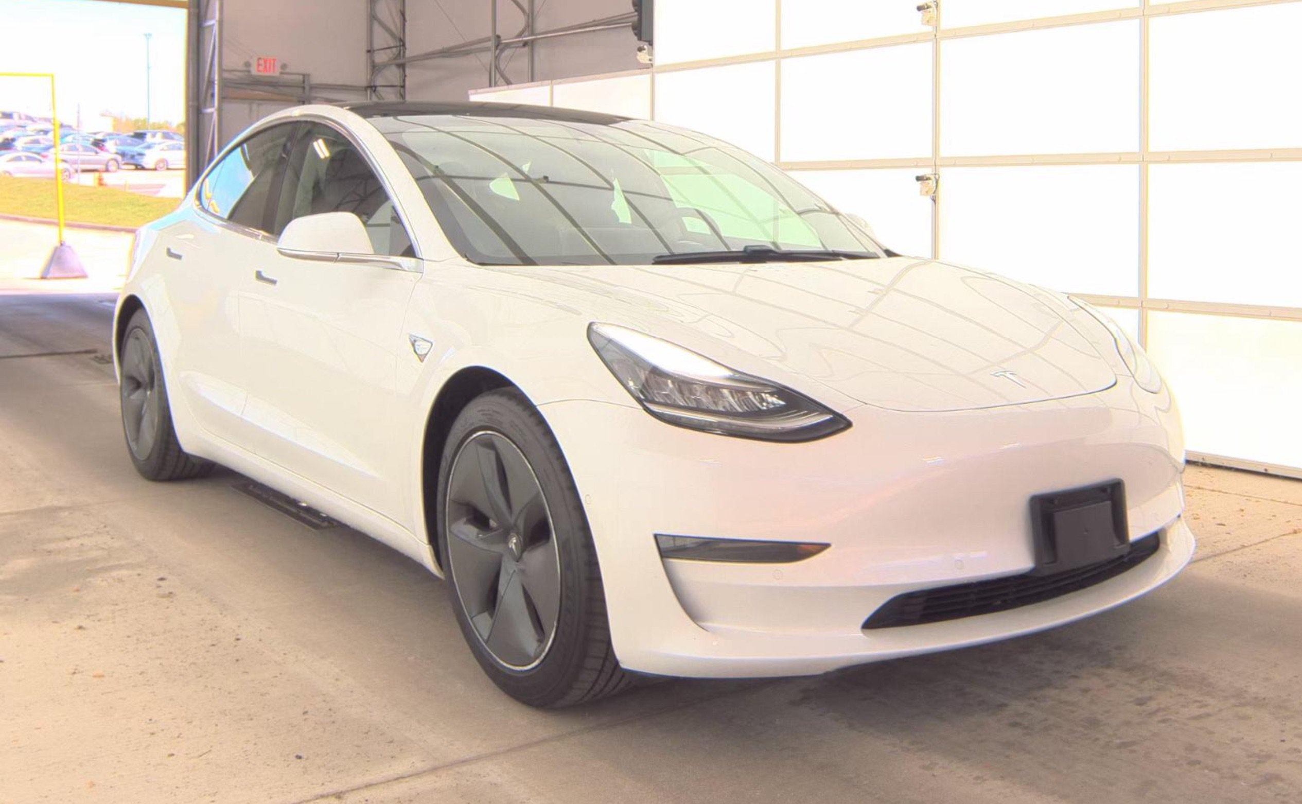 Used 2019 Tesla Model 3 Standard Range Plus RWD image 3