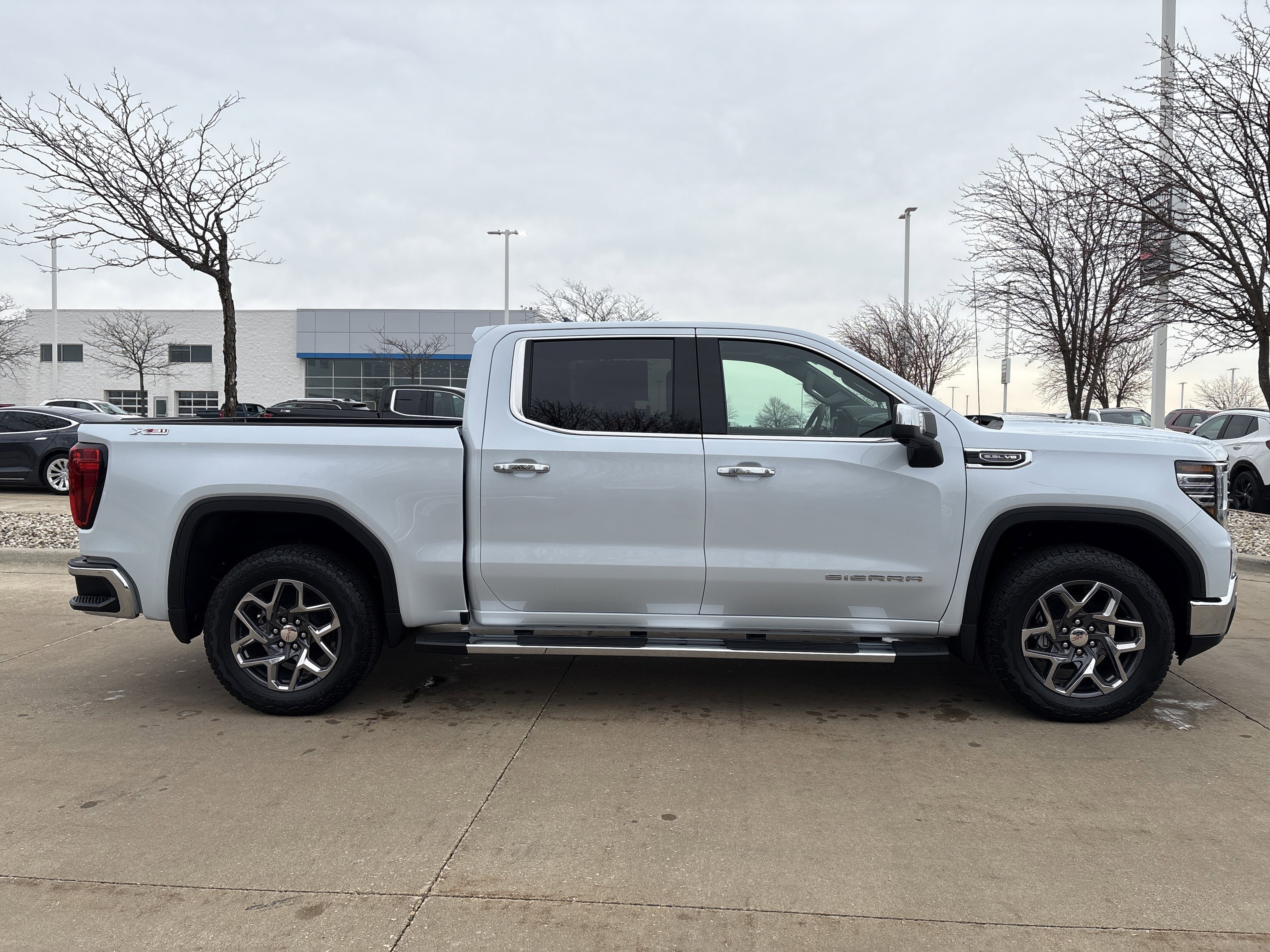 New 2026 GMC Sierra 1500 SLT w/ SLT Premium Plus Package image 9