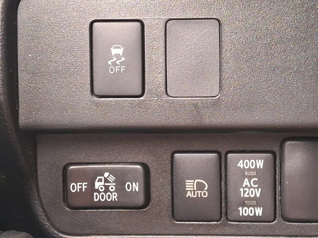Used 2020 Toyota Tacoma TRD Off-Road AWD/4WD image 27