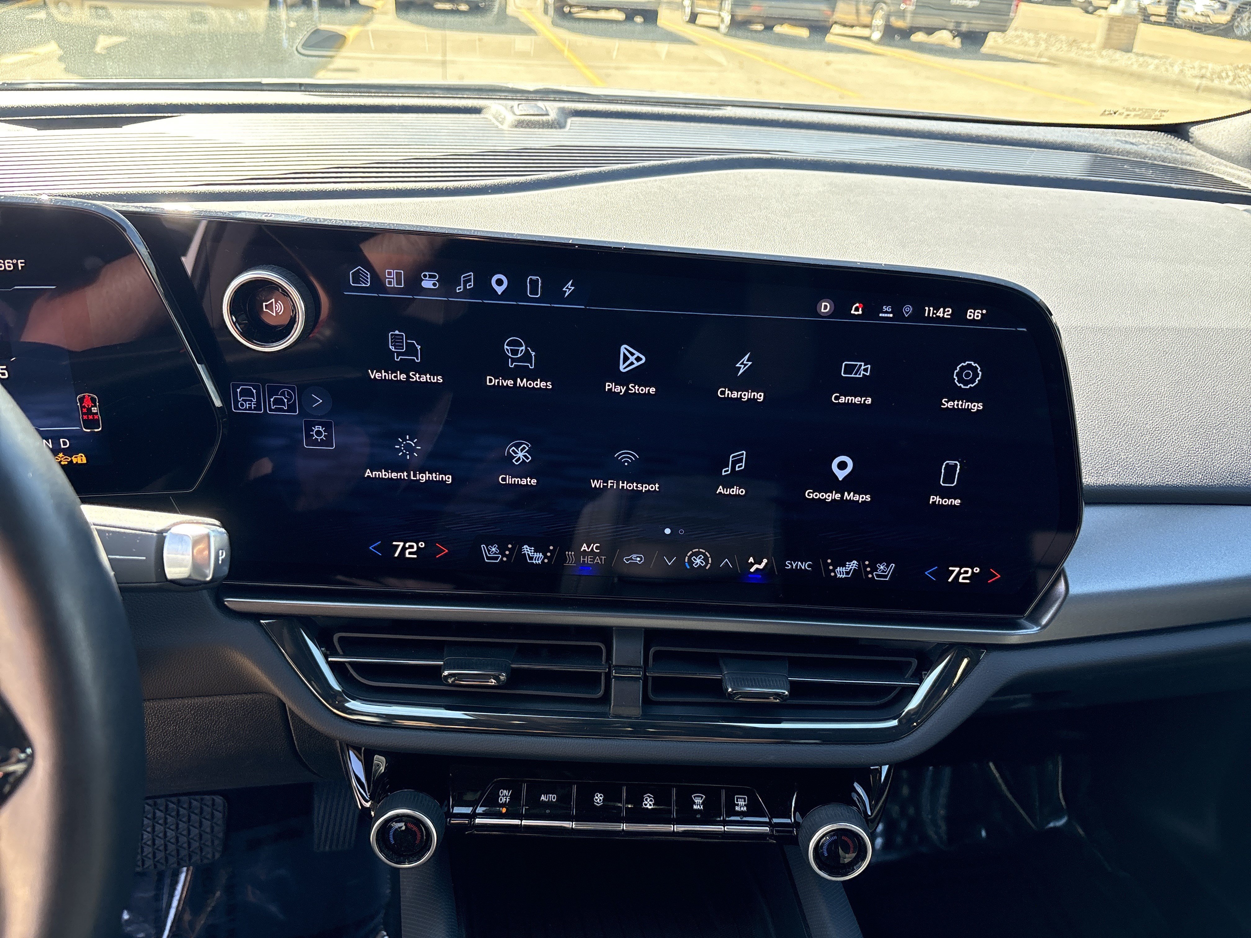 Used 2024 Chevrolet Equinox EV RS FWD image 19