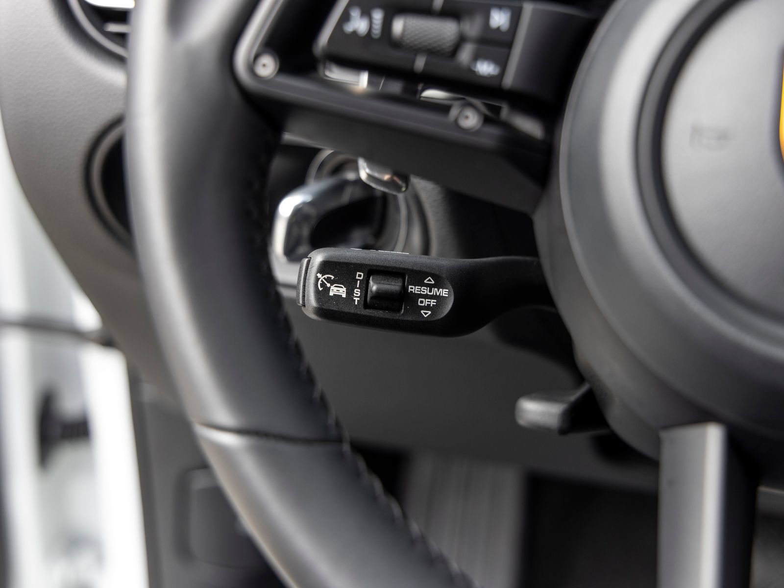 Certified 2026 Porsche Macan AWD/4WD image 38