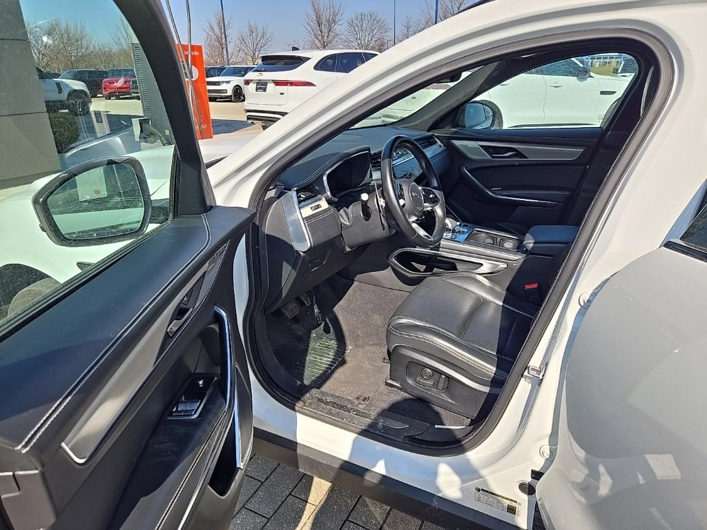 Used 2024 Jaguar F-PACE R-Dynamic S image 16