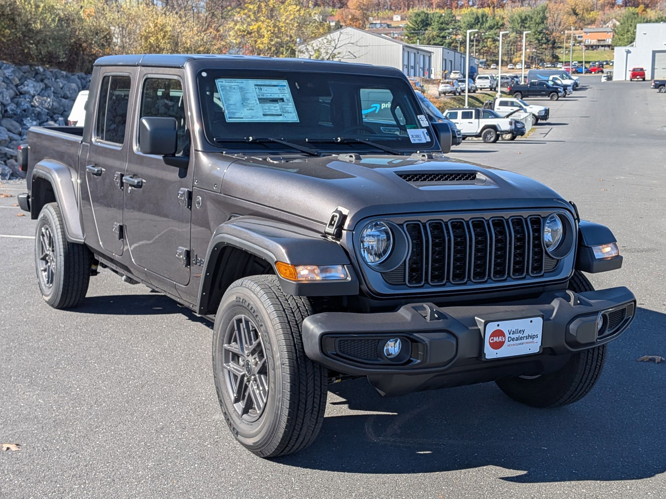 New 2025 Jeep Gladiator Sport image 3