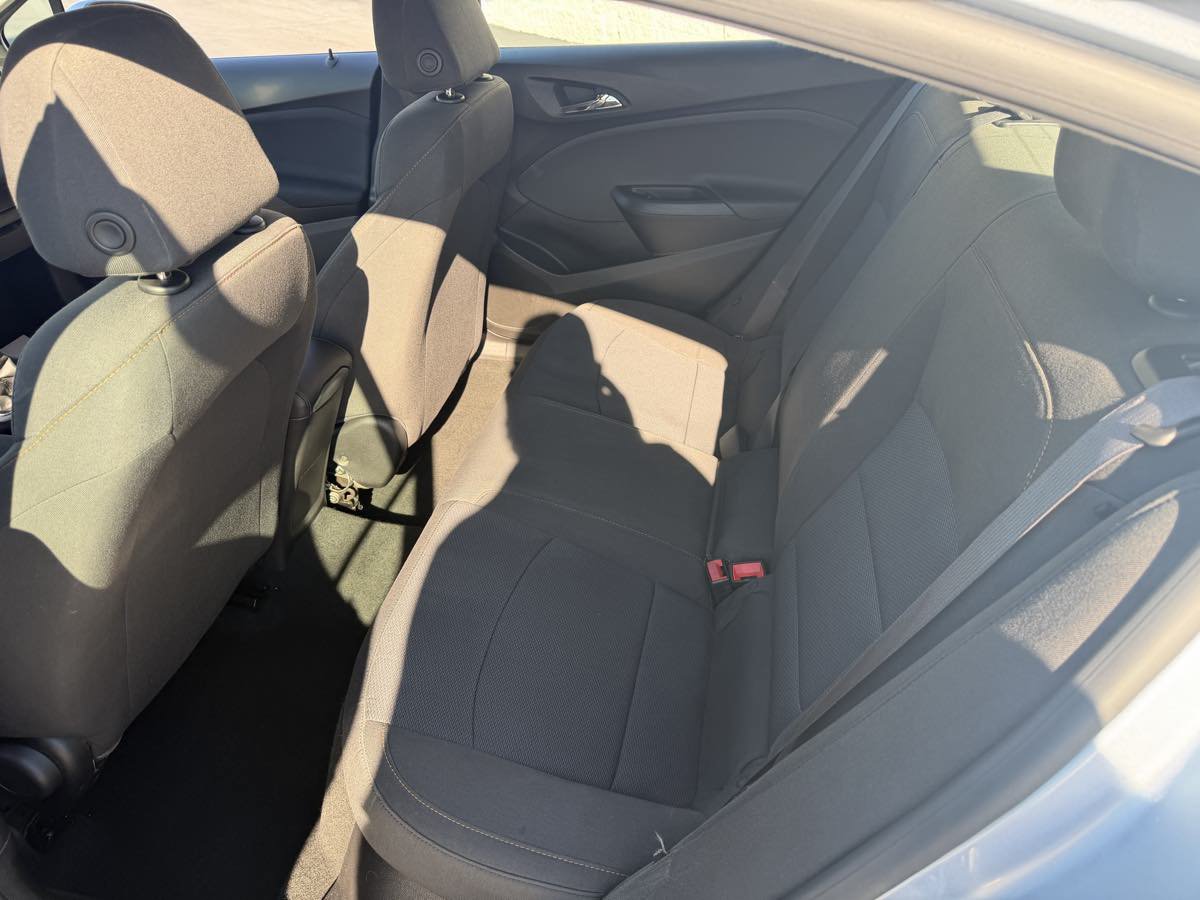Used 2017 Chevrolet Cruze LS FWD image 13