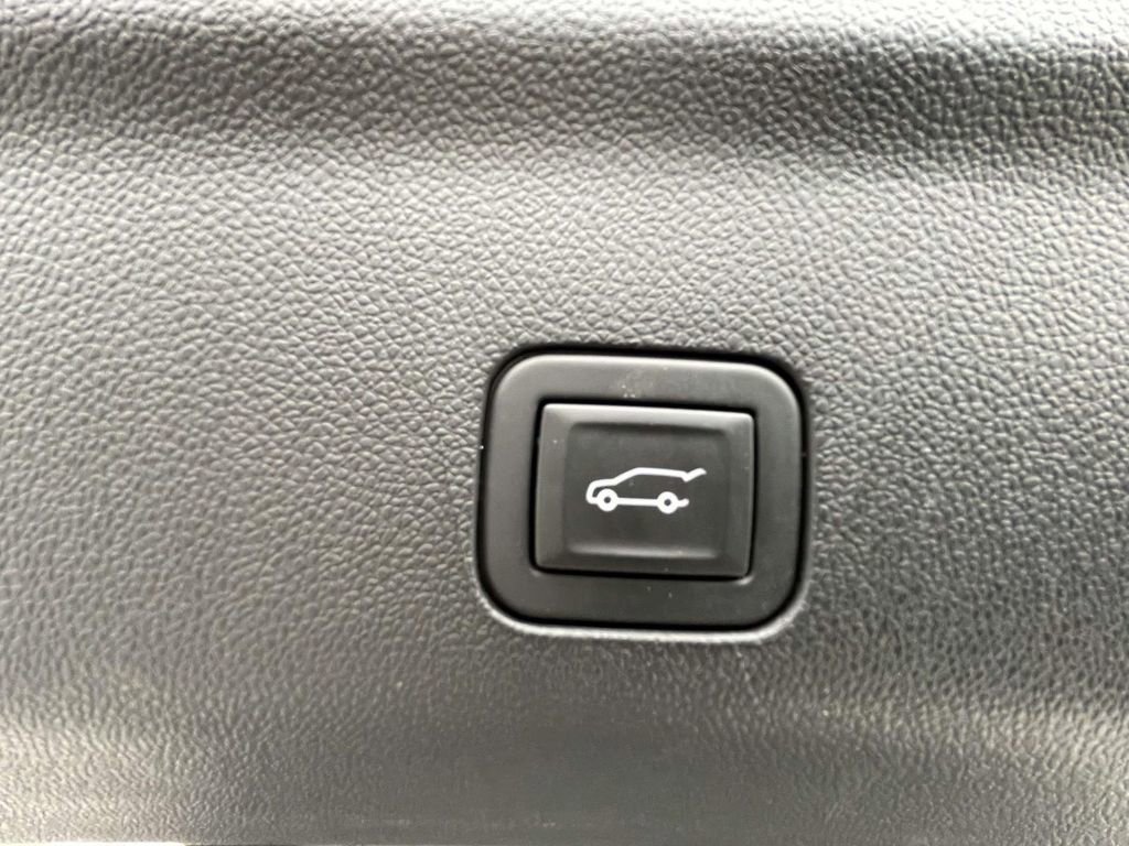 Used 2024 Chevrolet Tahoe RST w/ Luxury Package image 11