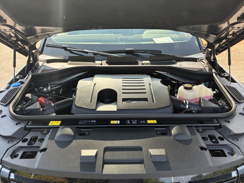 New 2026 Land Rover Range Rover Sport SE AWD/4WD image 16
