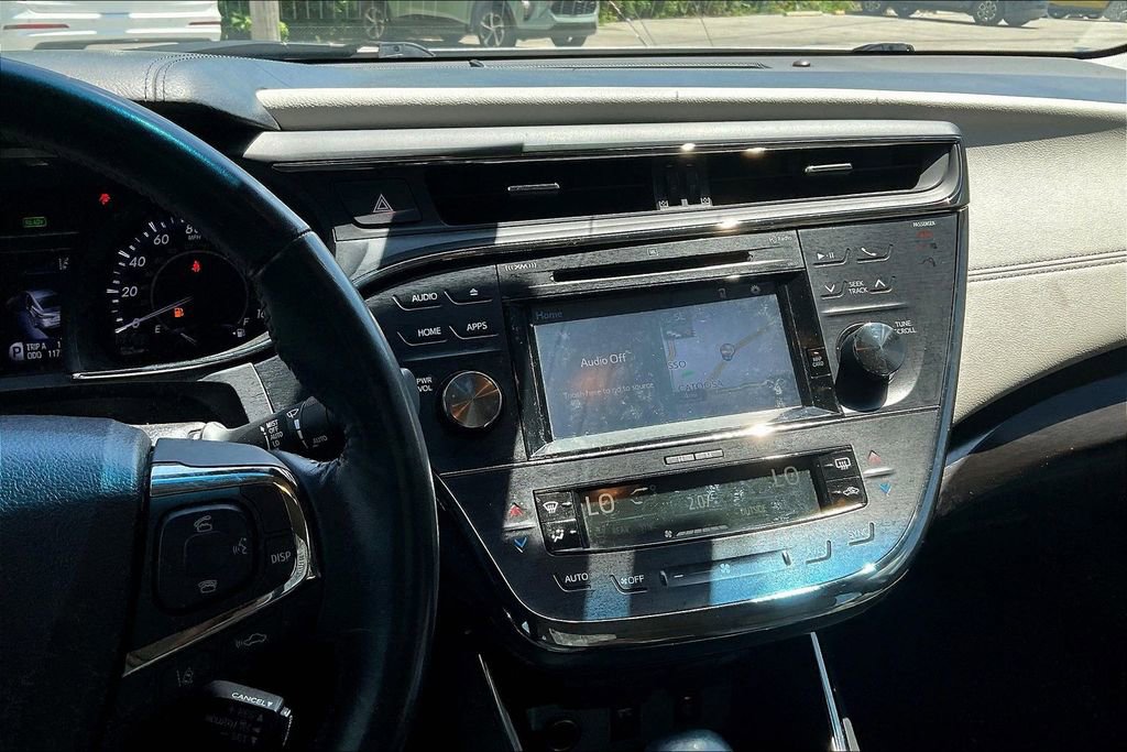 Used 2018 Toyota Avalon Limited FWD image 6