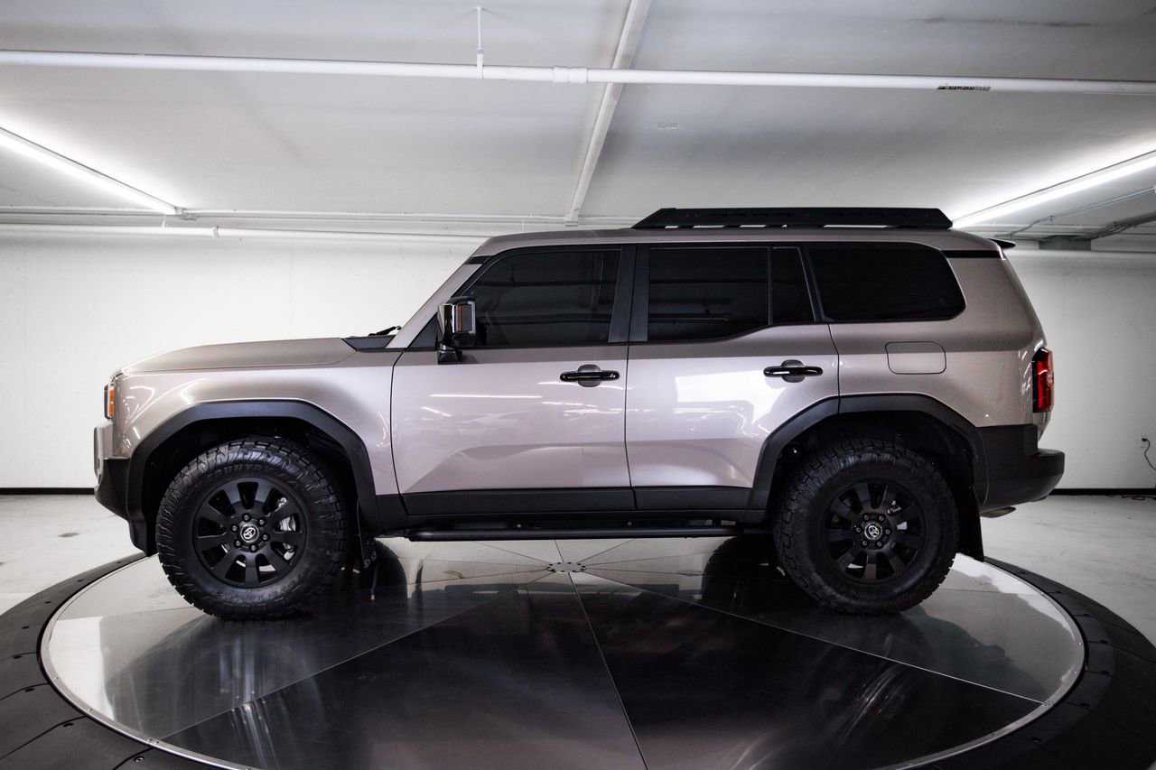 Used 2024 Toyota Land Cruiser image 2