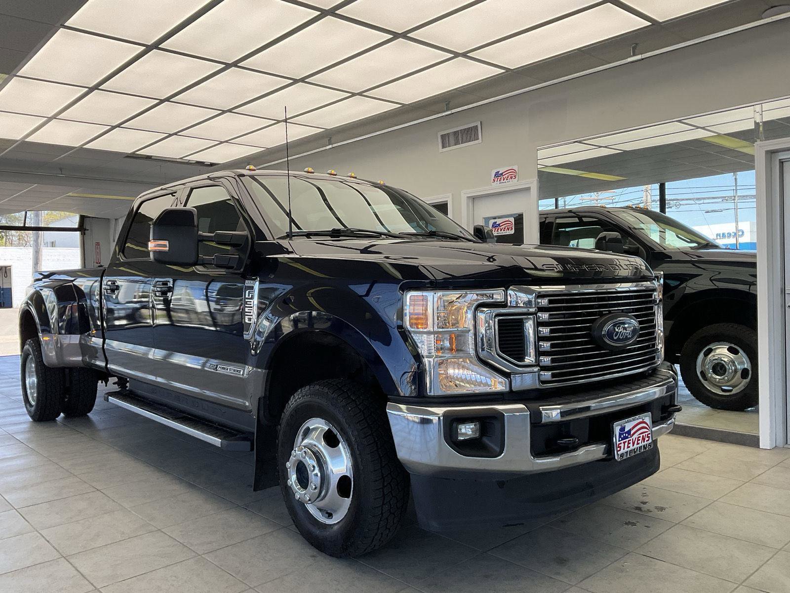 Used 2022 Ford F350 Lariat w/ Lariat Value Package AWD/4WD image 1