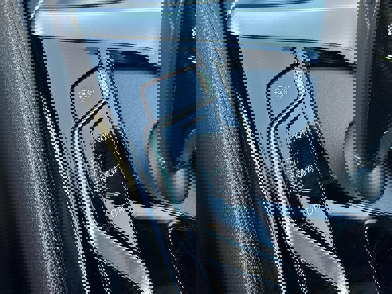 Used 2022 BMW M550i xDrive w/ Dynamic Handling Package image 19