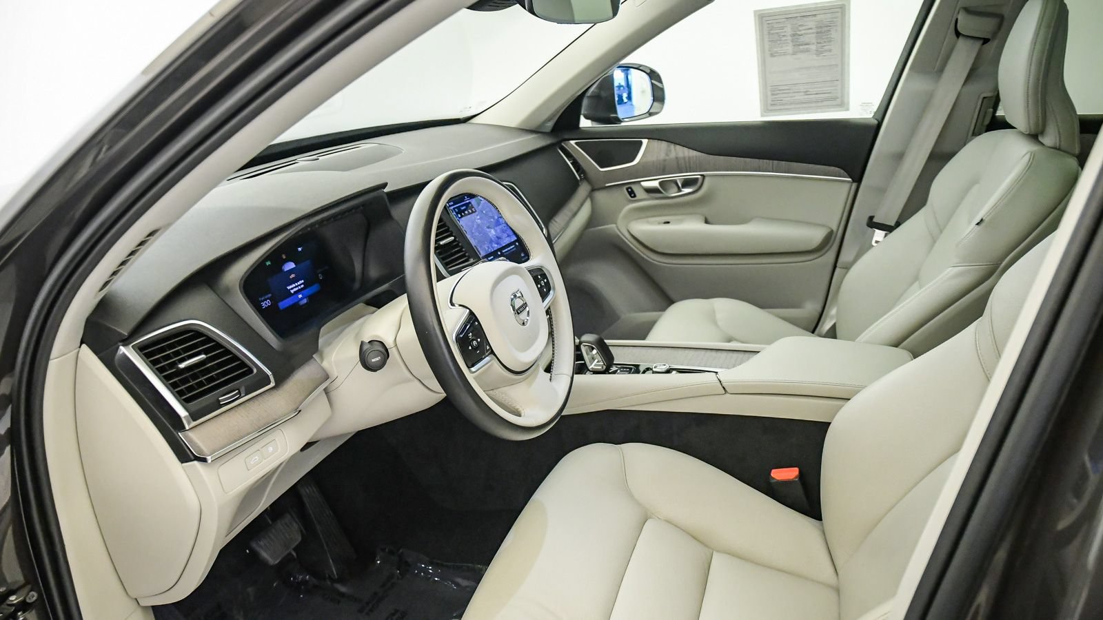 Certified 2024 Volvo XC90 T8 Core AWD/4WD image 18