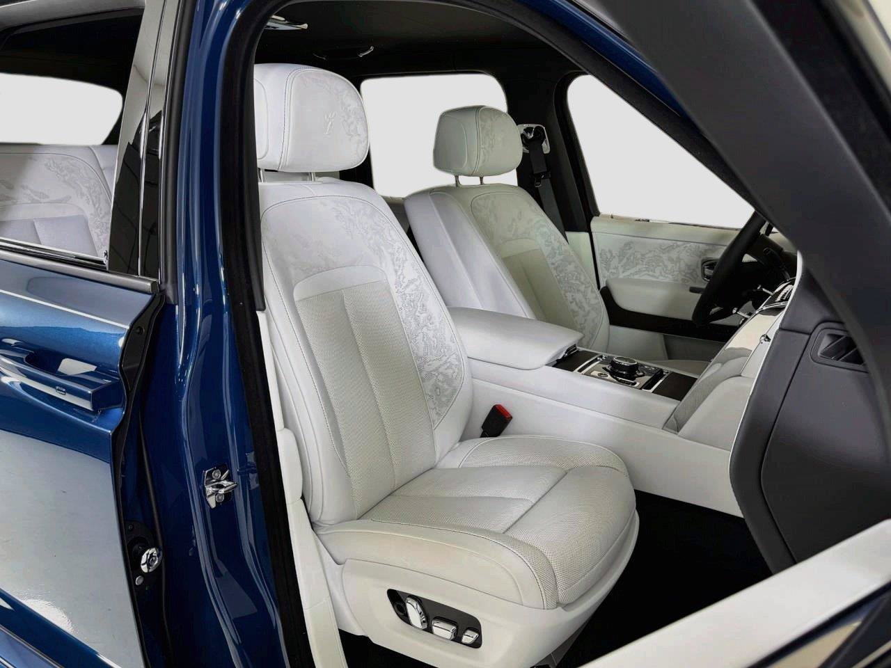 Used 2027 Rolls-Royce Cullinan AWD/4WD image 37