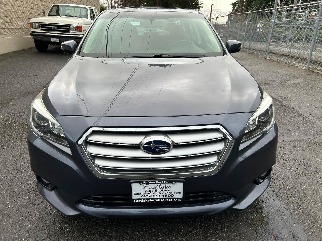 Used 2016 Subaru Legacy 2.5i Limited AWD/4WD image 2