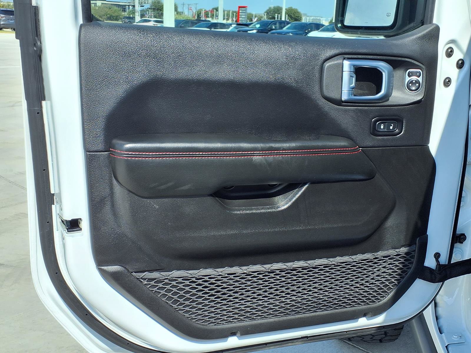 Used 2025 Jeep Gladiator Rubicon w/ Convenience Group AWD/4WD image 26