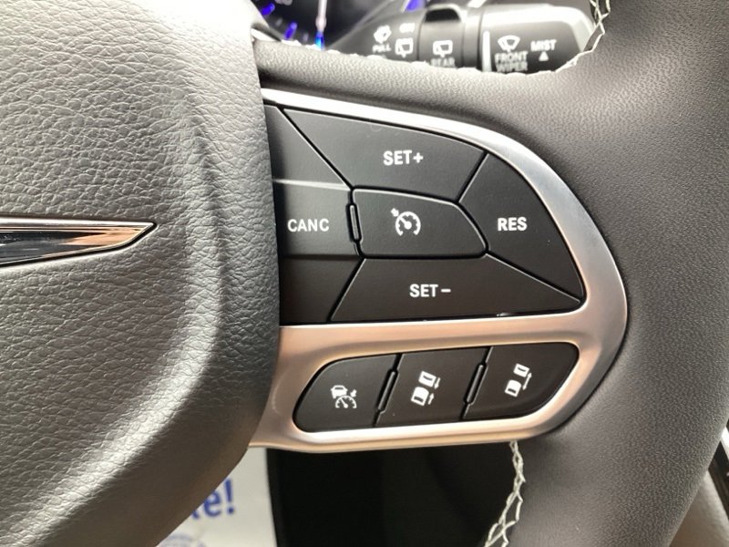 New 2026 Chrysler Pacifica Select image 32