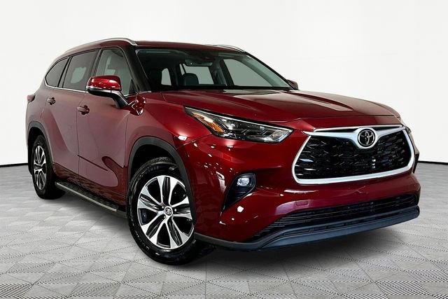 Used 2022 Toyota Highlander XLE