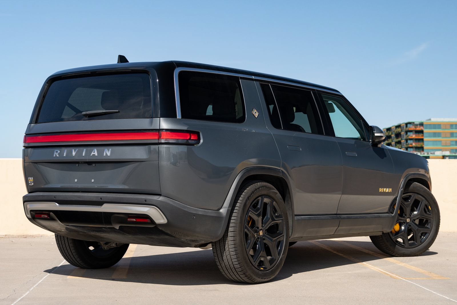 Used 2023 Rivian R1S Adventure AWD/4WD image 14