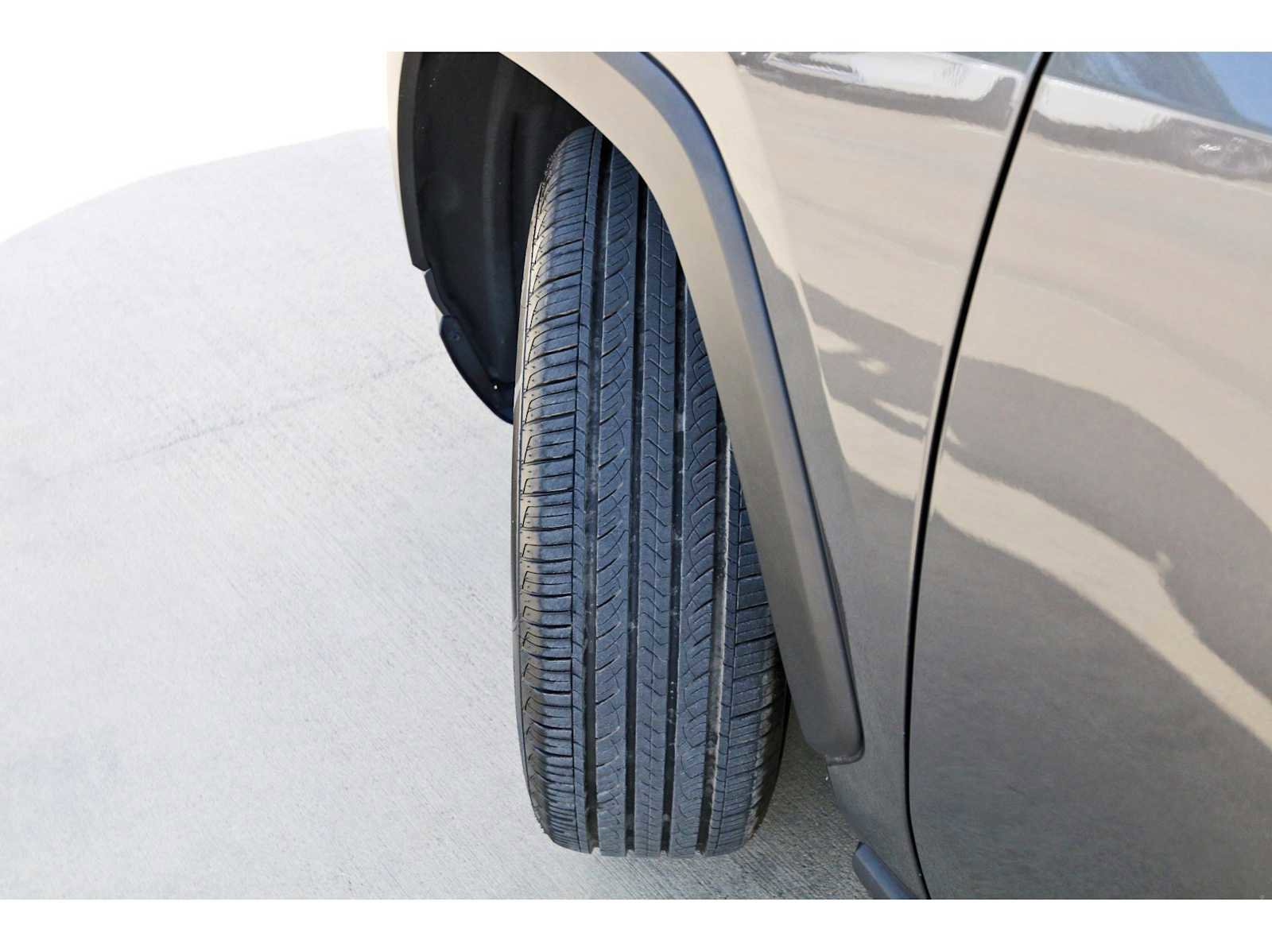 Used 2023 Toyota RAV4 LE image 27