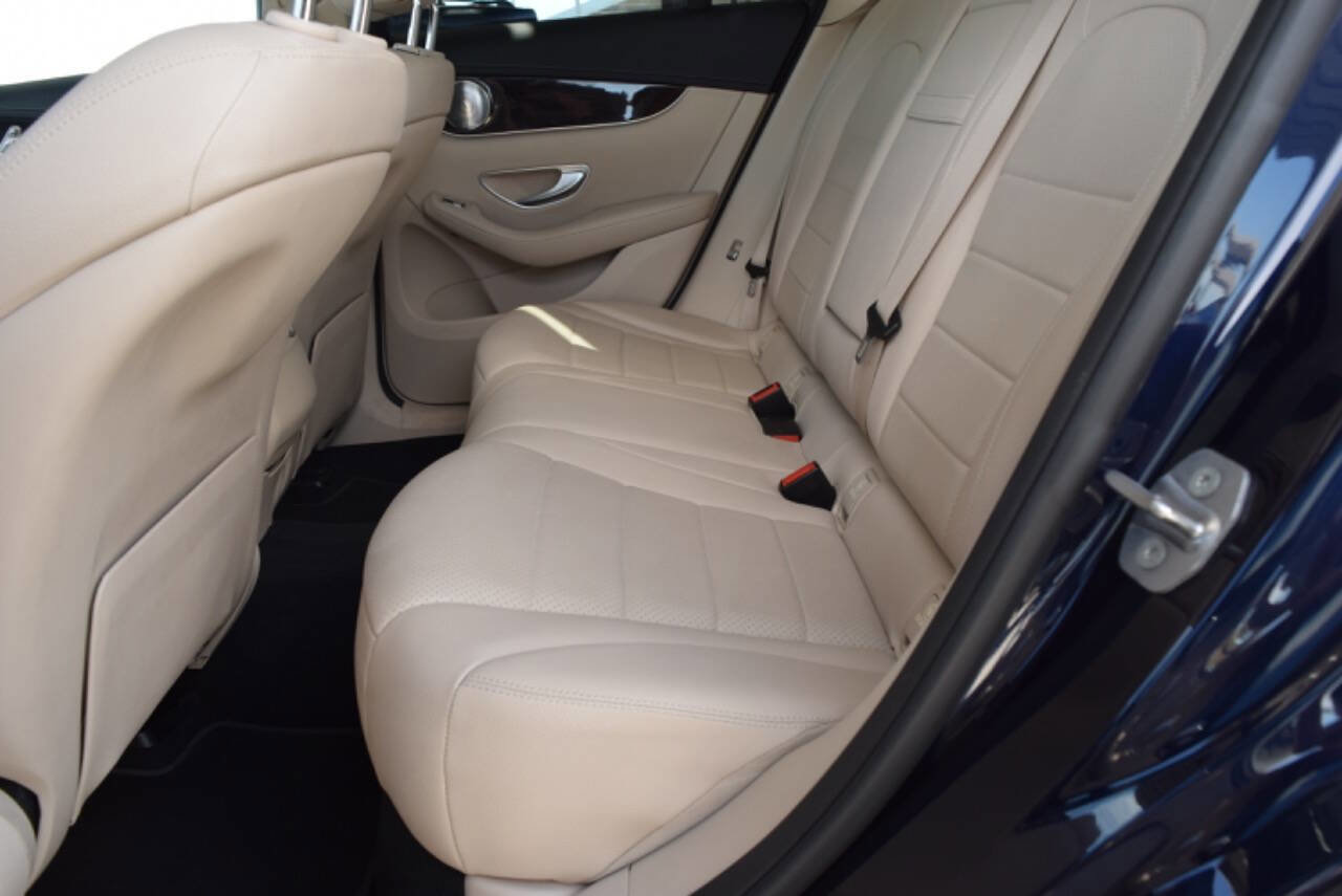 Used 2017 Mercedes-Benz GLC 300 4MATIC image 35