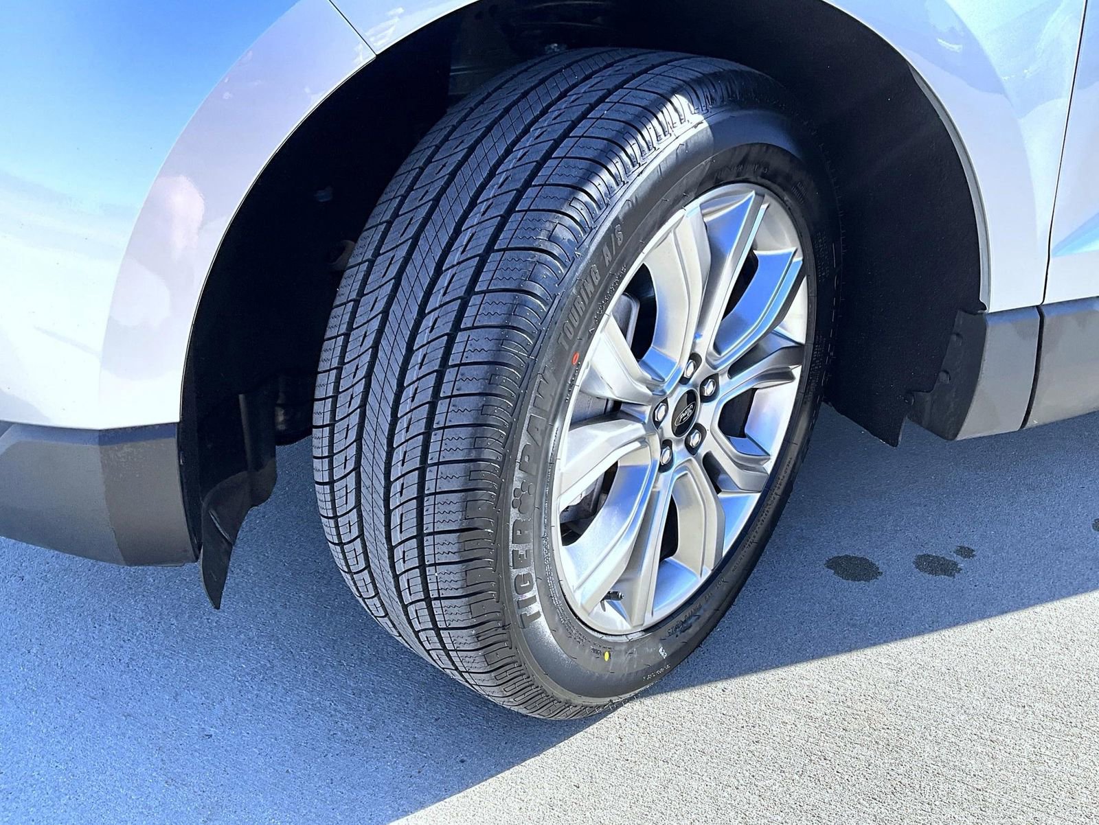 Used 2024 Ford Edge Titanium image 25