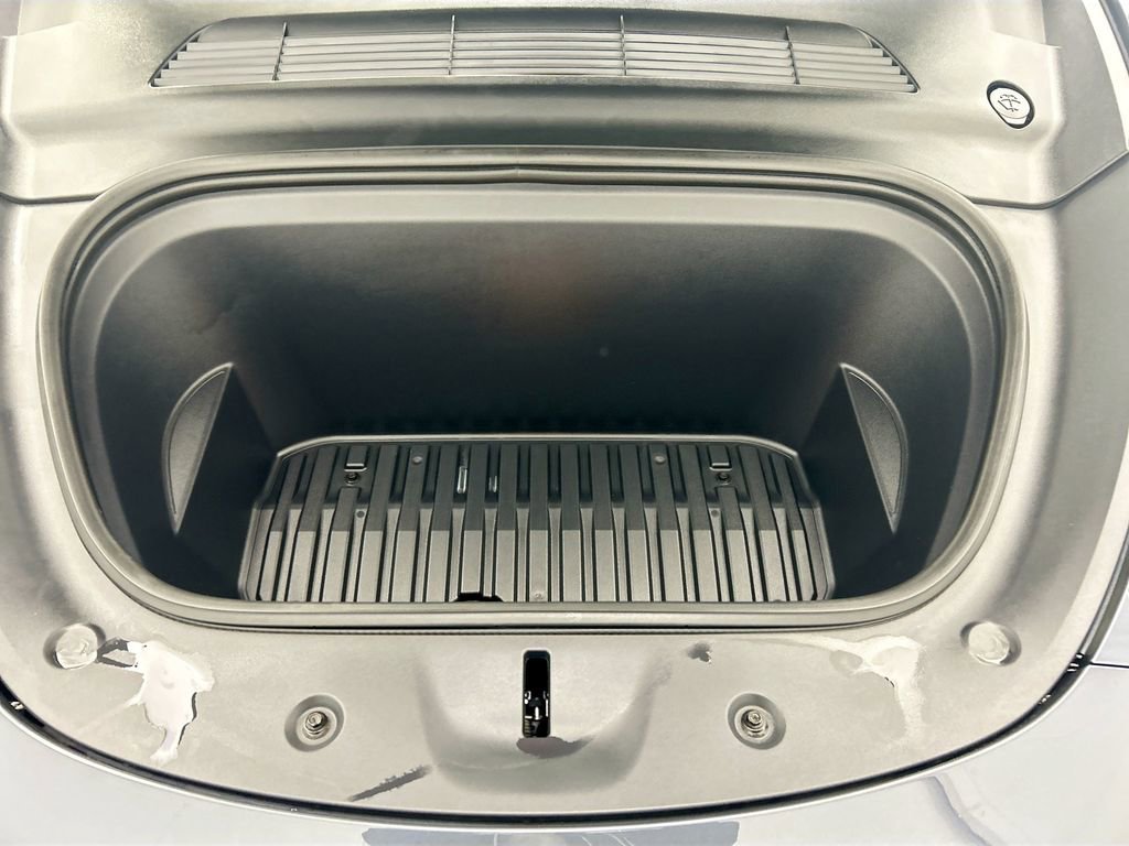 Used 2022 Tesla Model Y Long Range image 28