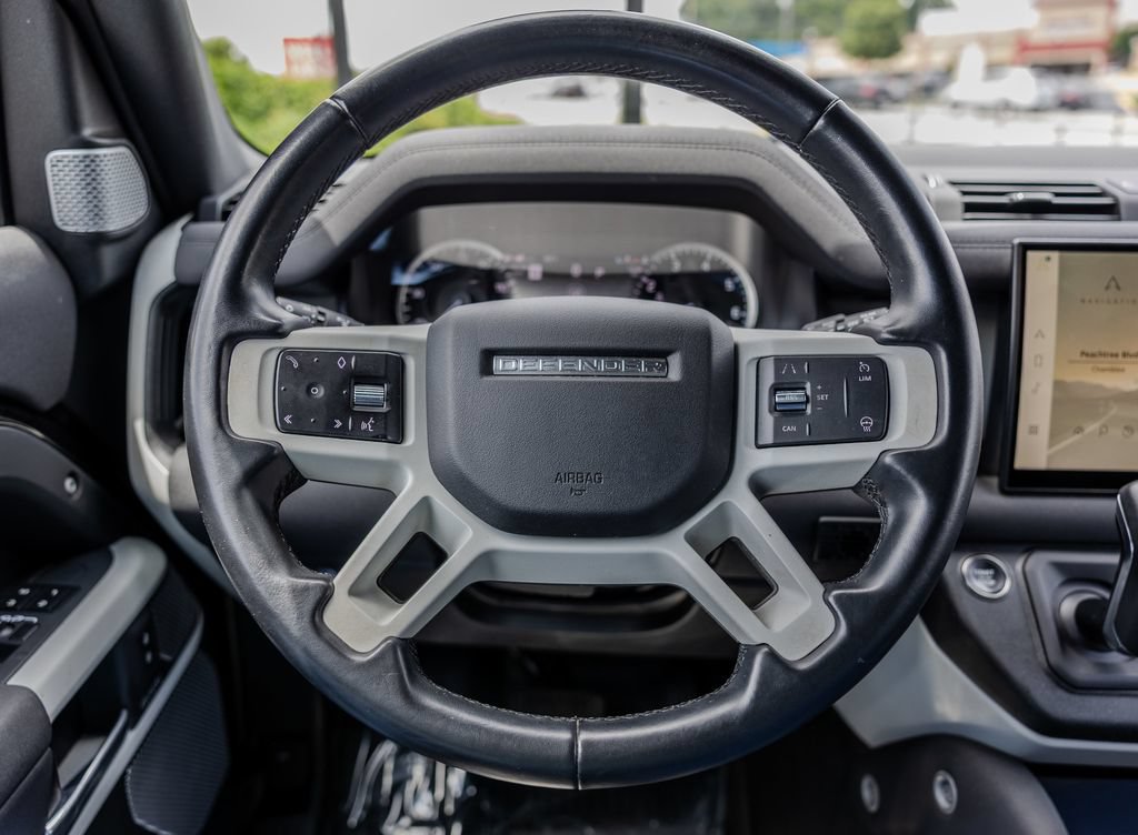 Used 2023 Land Rover Defender 130 SE AWD/4WD image 5