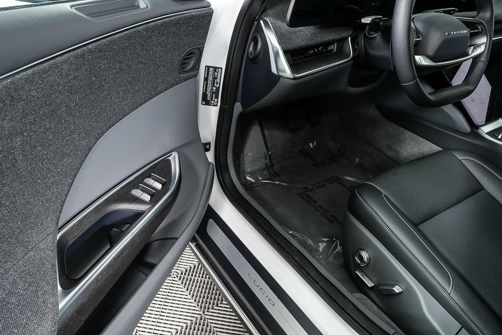 Used 2025 Lucid Air Pure image 7