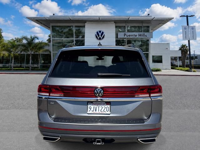 Certified 2024 Volkswagen Atlas SE w/ Panoramic Sunroof Package FWD image 5