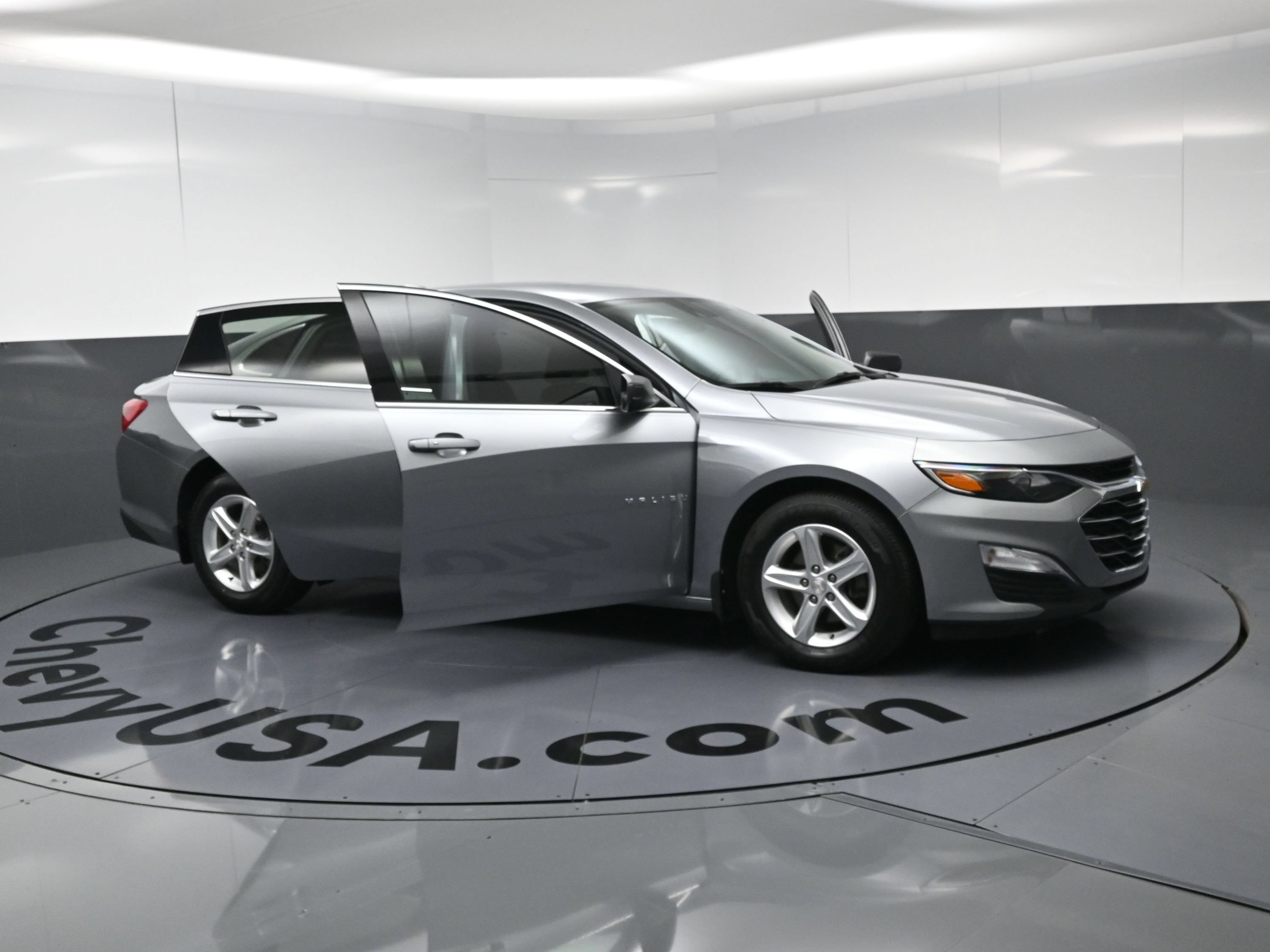 Used 2023 Chevrolet Malibu LS FWD image 23