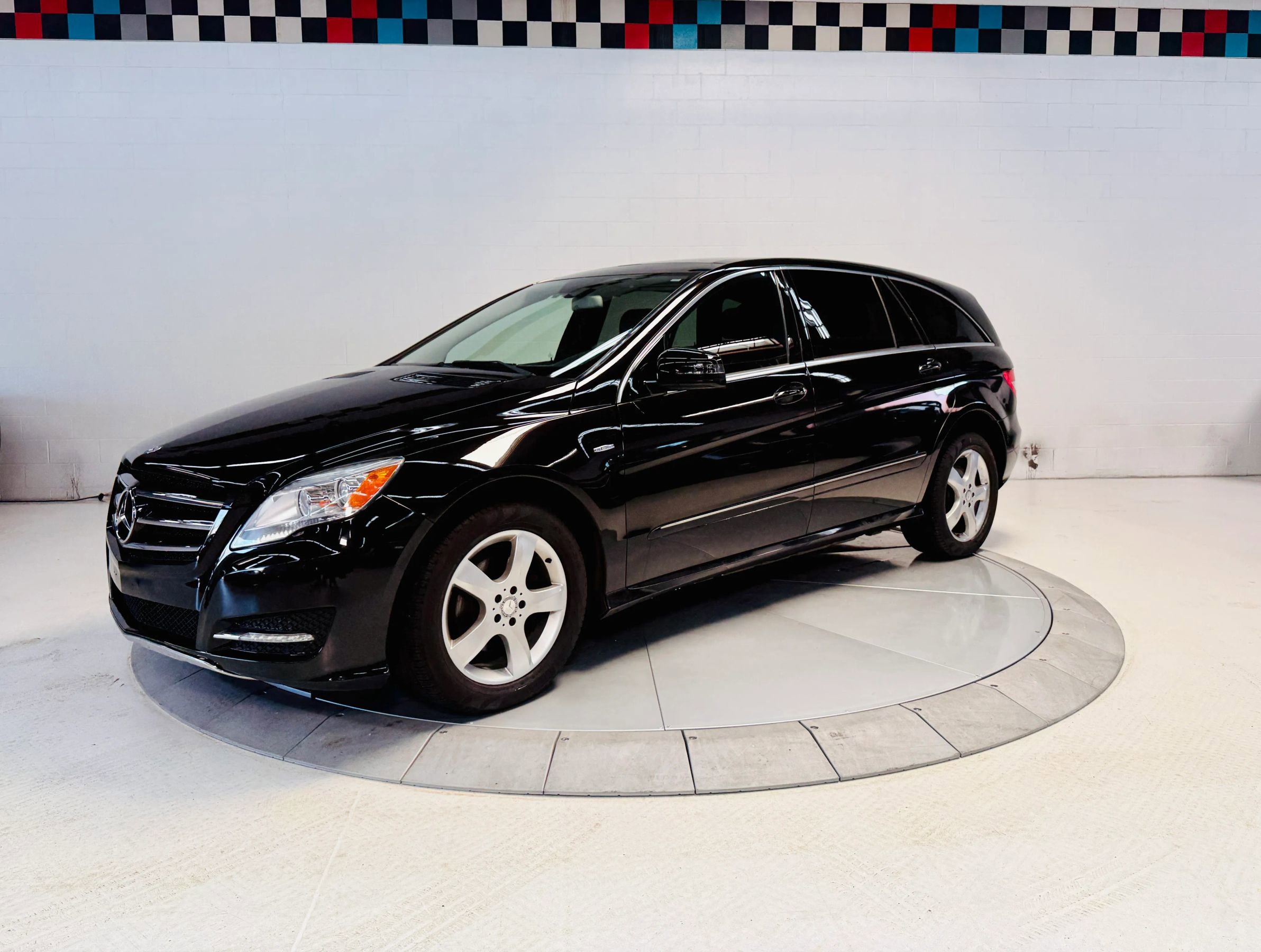Used 2012 Mercedes-Benz R 350 4MATIC image 11