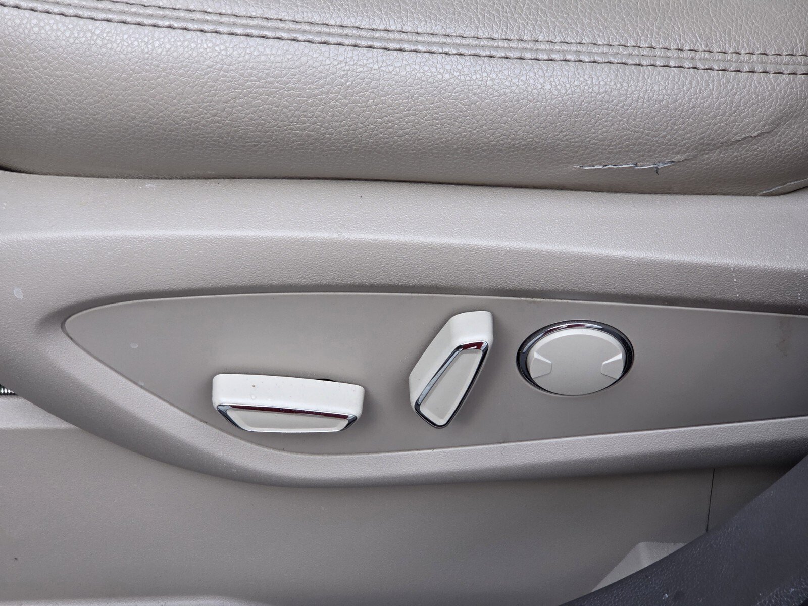 Used 2023 Lincoln Nautilus FWD w/ Premium Package image 15