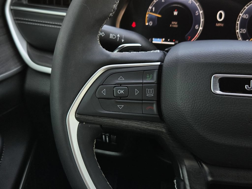 Used 2024 Jeep Grand Cherokee L Limited w/ Black Appearance Package RWD image 24