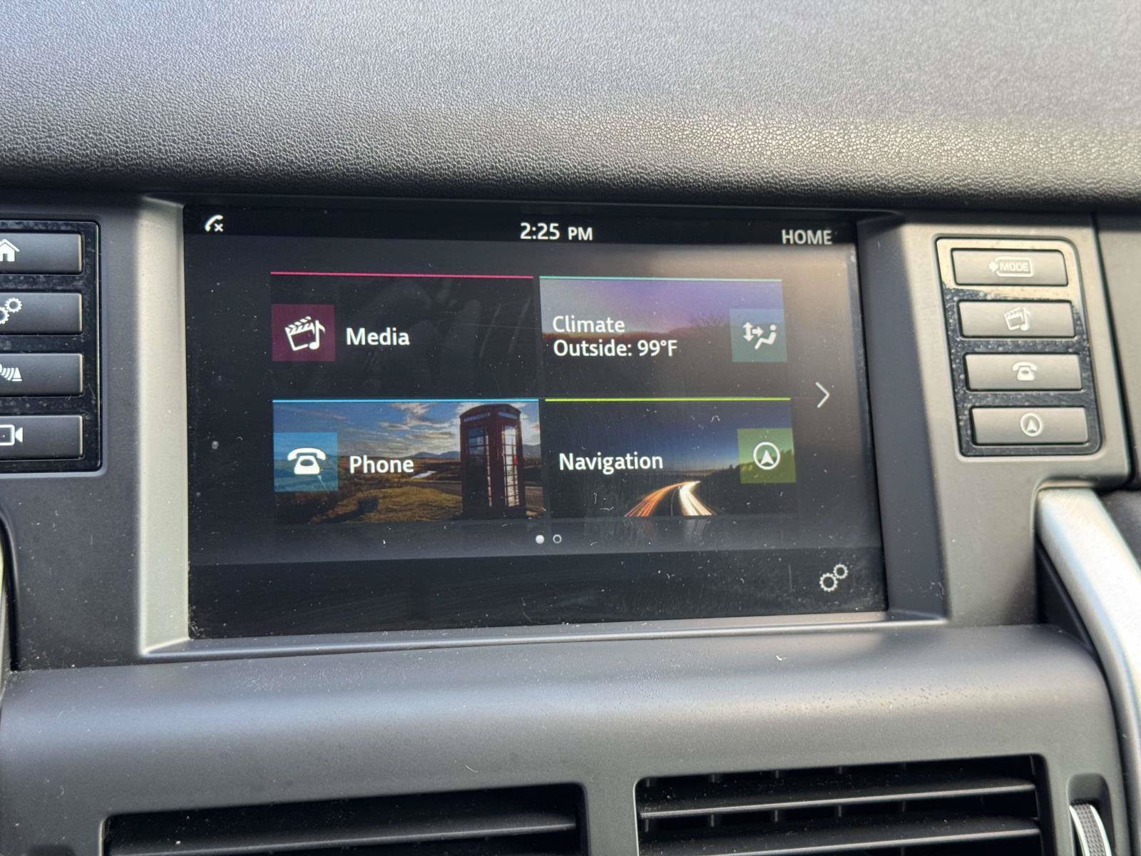 Used 2017 Land Rover Discovery Sport SE AWD/4WD image 25