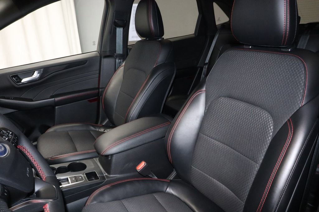 Certified 2023 Ford Escape ST-Line w/ Tech Pack #1 image 26