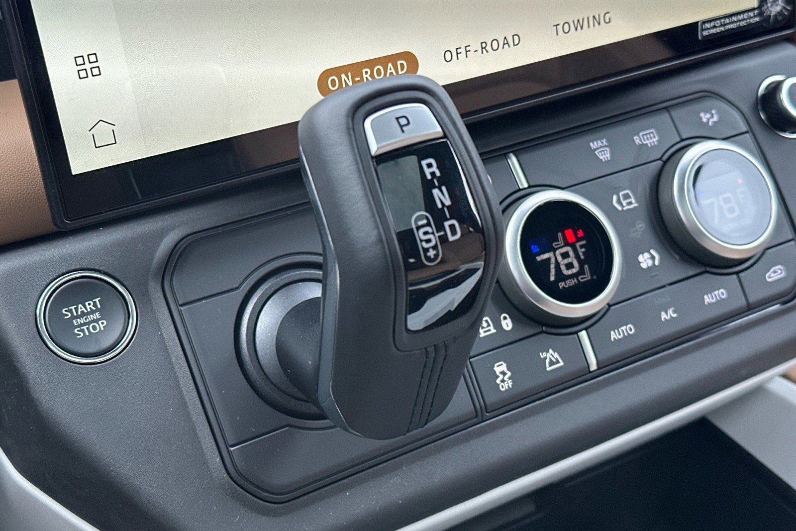 New 2026 Land Rover Defender 130 X-Dynamic SE image 26