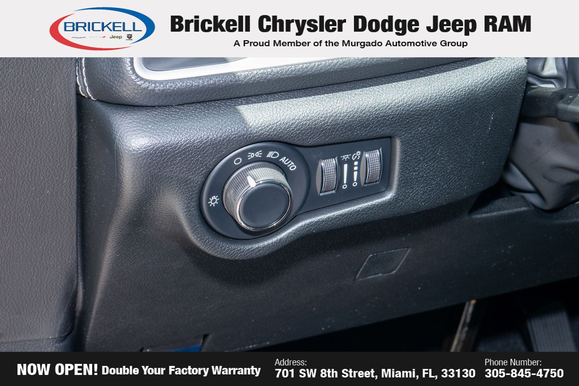 New 2027 Chrysler Pacifica Select FWD image 24
