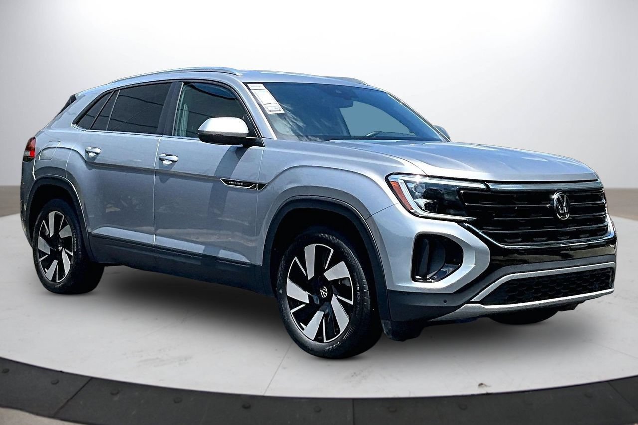 Used 2024 Volkswagen Atlas Cross Sport SE AWD/4WD image 2